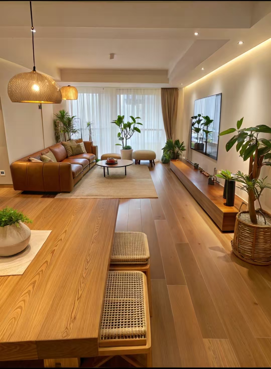 Rumah yang mengasyikkan dengan gaya kayu semula jadi
