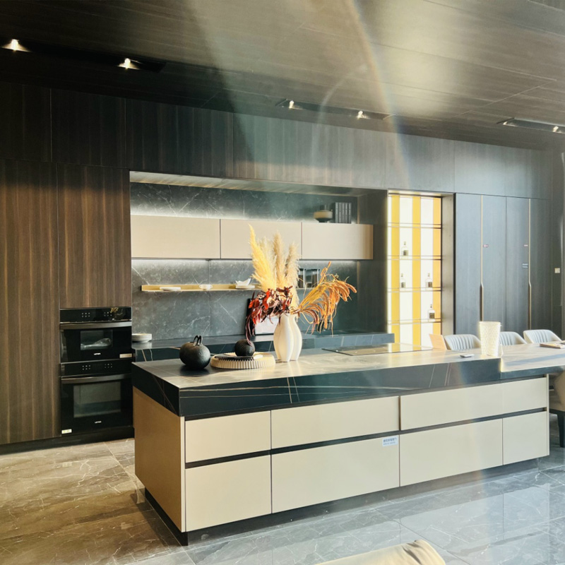 Mengapa Kabinet Dapur High Pantry by Melamine Menjadi Penyelesaian Penyimpanan Paling Pintar untuk Rumah Moden?